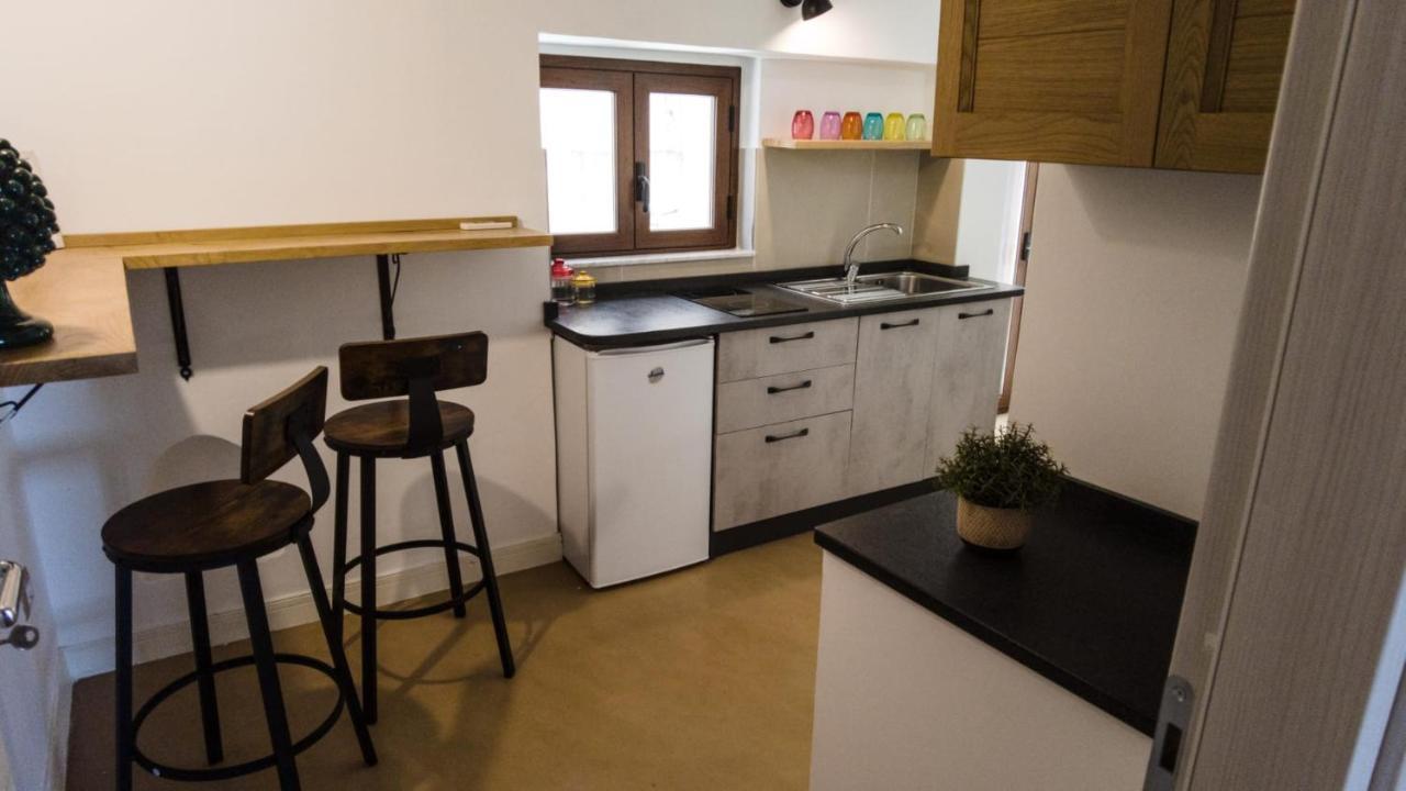 111 Apartments & Rooms Patti Eksteriør billede