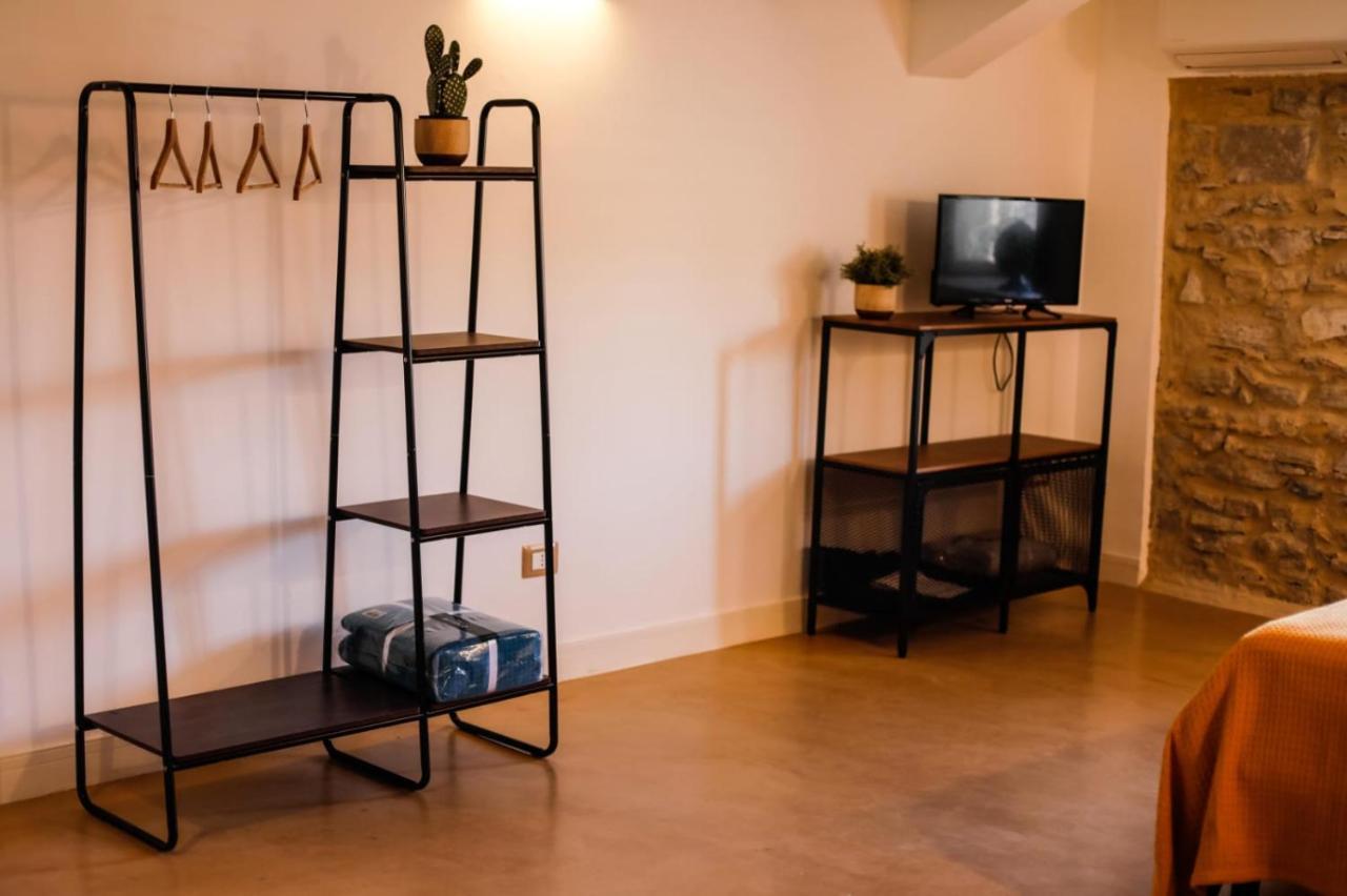 111 Apartments & Rooms Patti Eksteriør billede