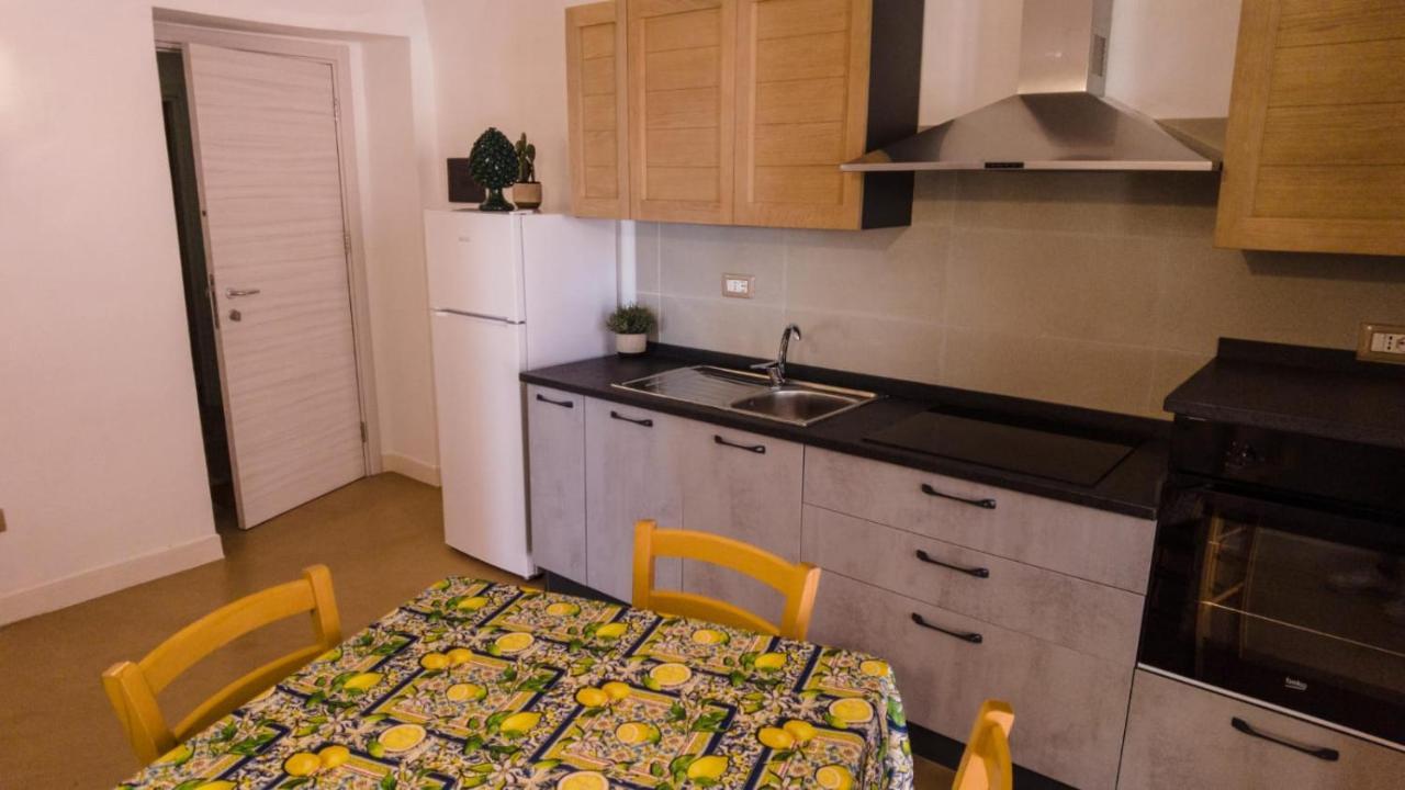 111 Apartments & Rooms Patti Eksteriør billede
