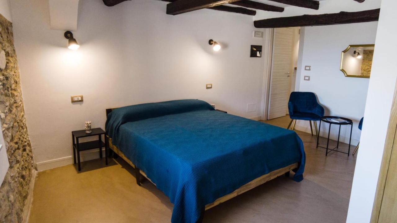 111 Apartments & Rooms Patti Eksteriør billede