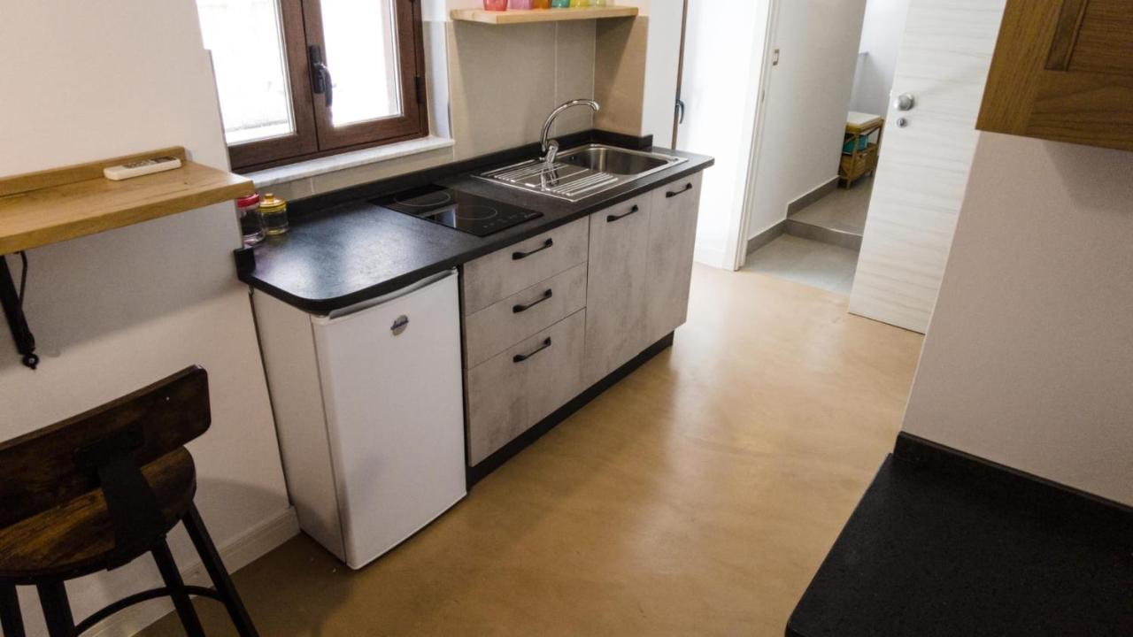 111 Apartments & Rooms Patti Eksteriør billede