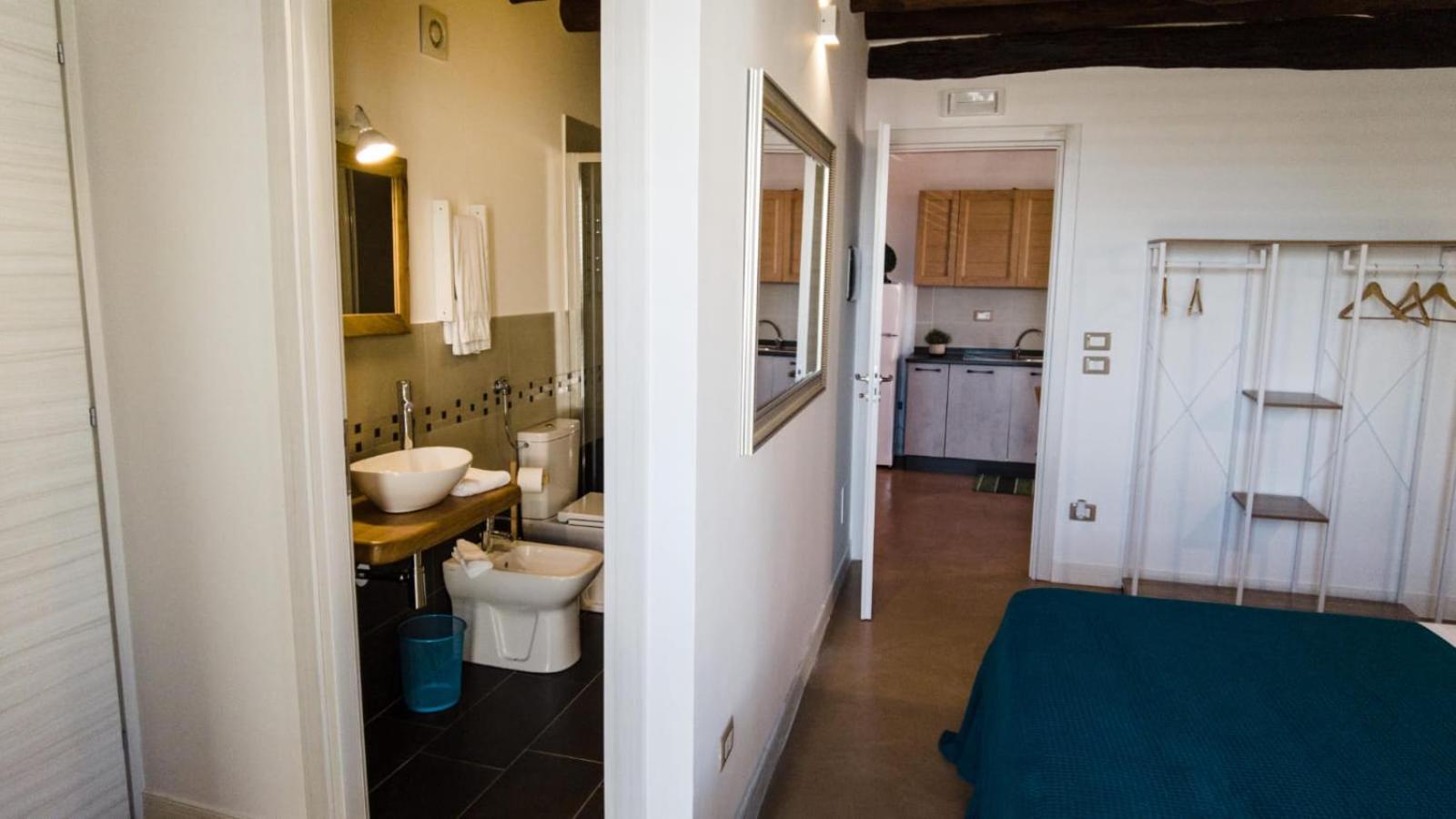 111 Apartments & Rooms Patti Eksteriør billede